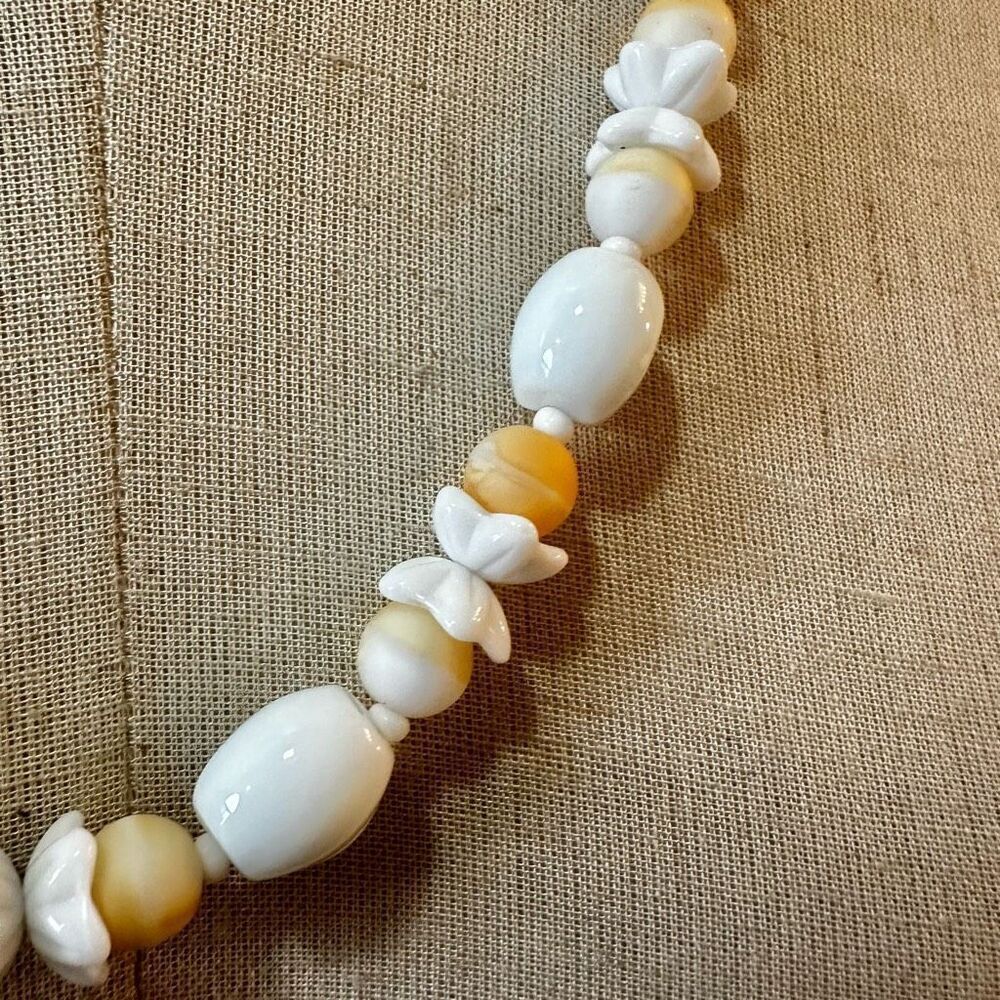 White milk glass long beaded necklace - Picture 2 of 6
